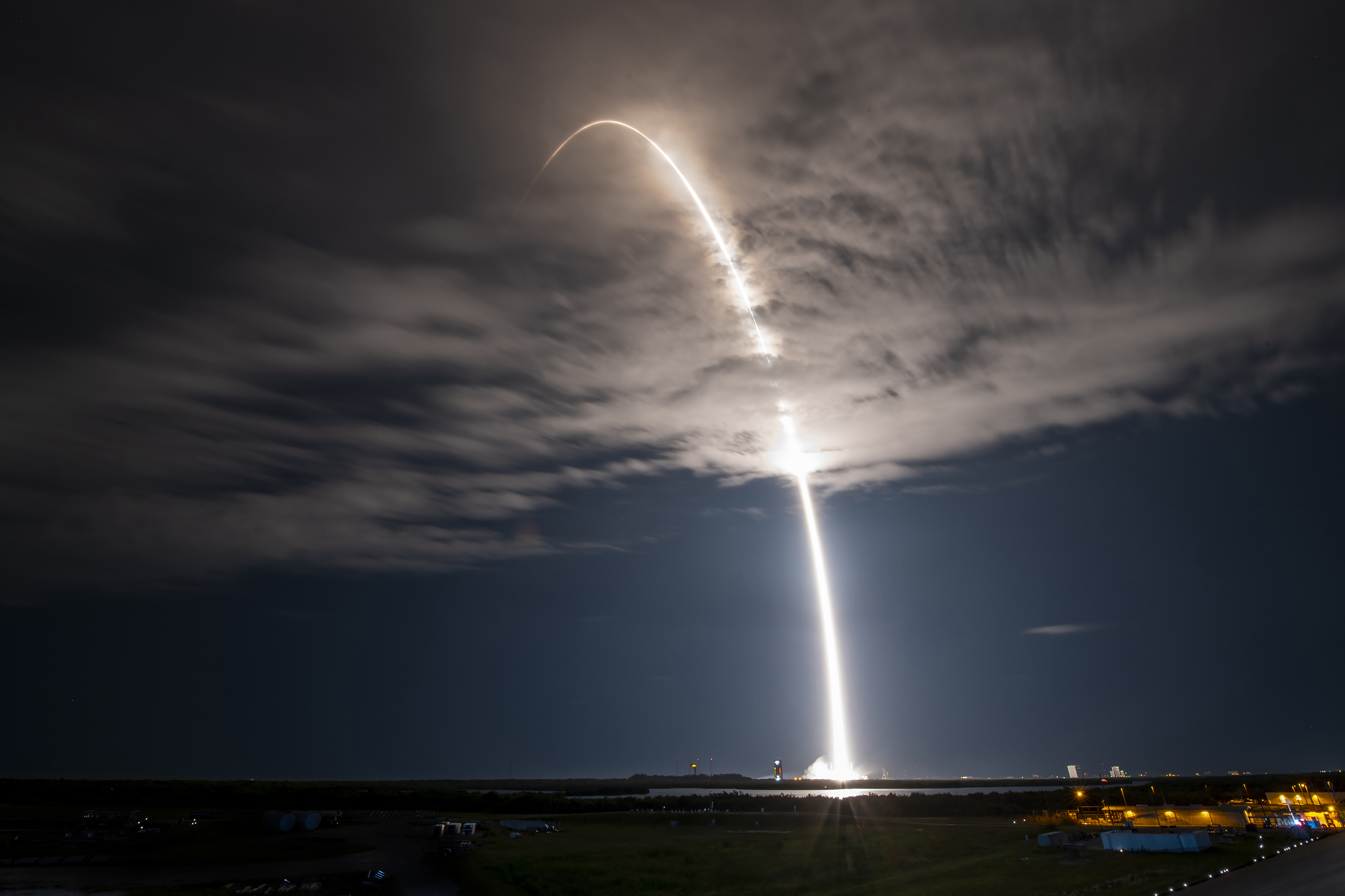 Falcon 9 launches with 22 satellites on 20 September 2023 from Florida