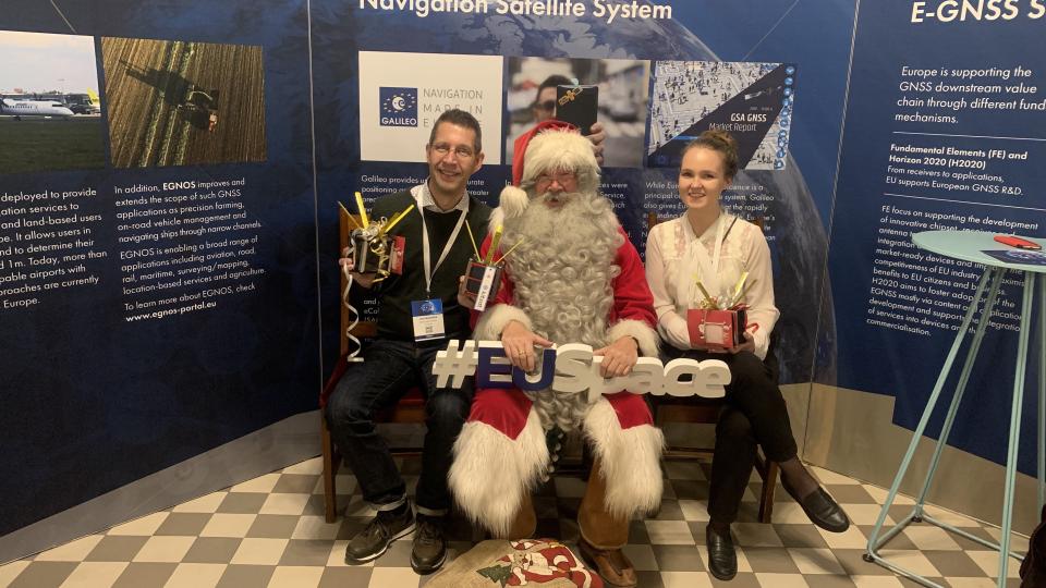 Santa likes Kitsat